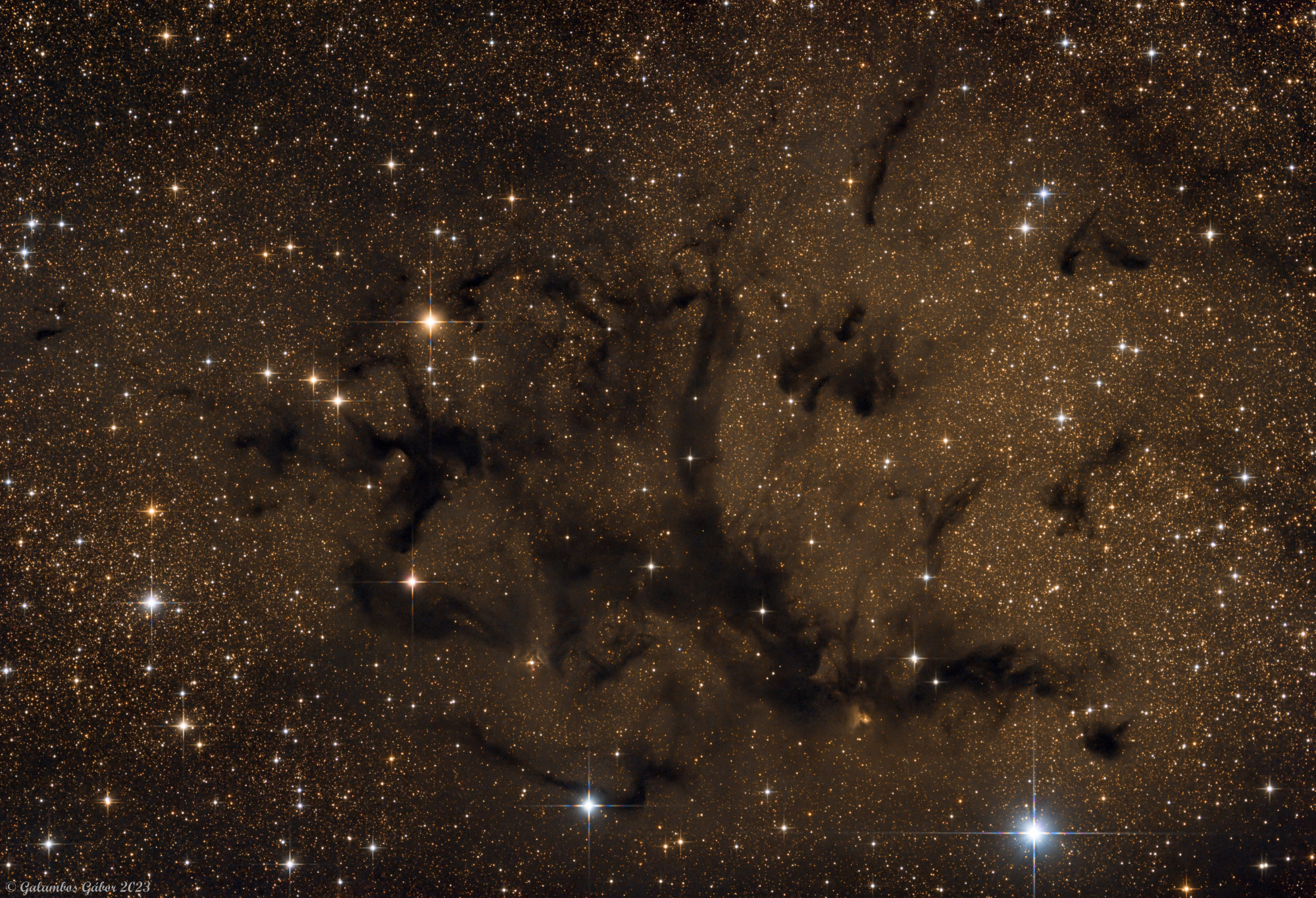 Galambos Gábor: LDN673 sötét köd a Sas csillagképben
