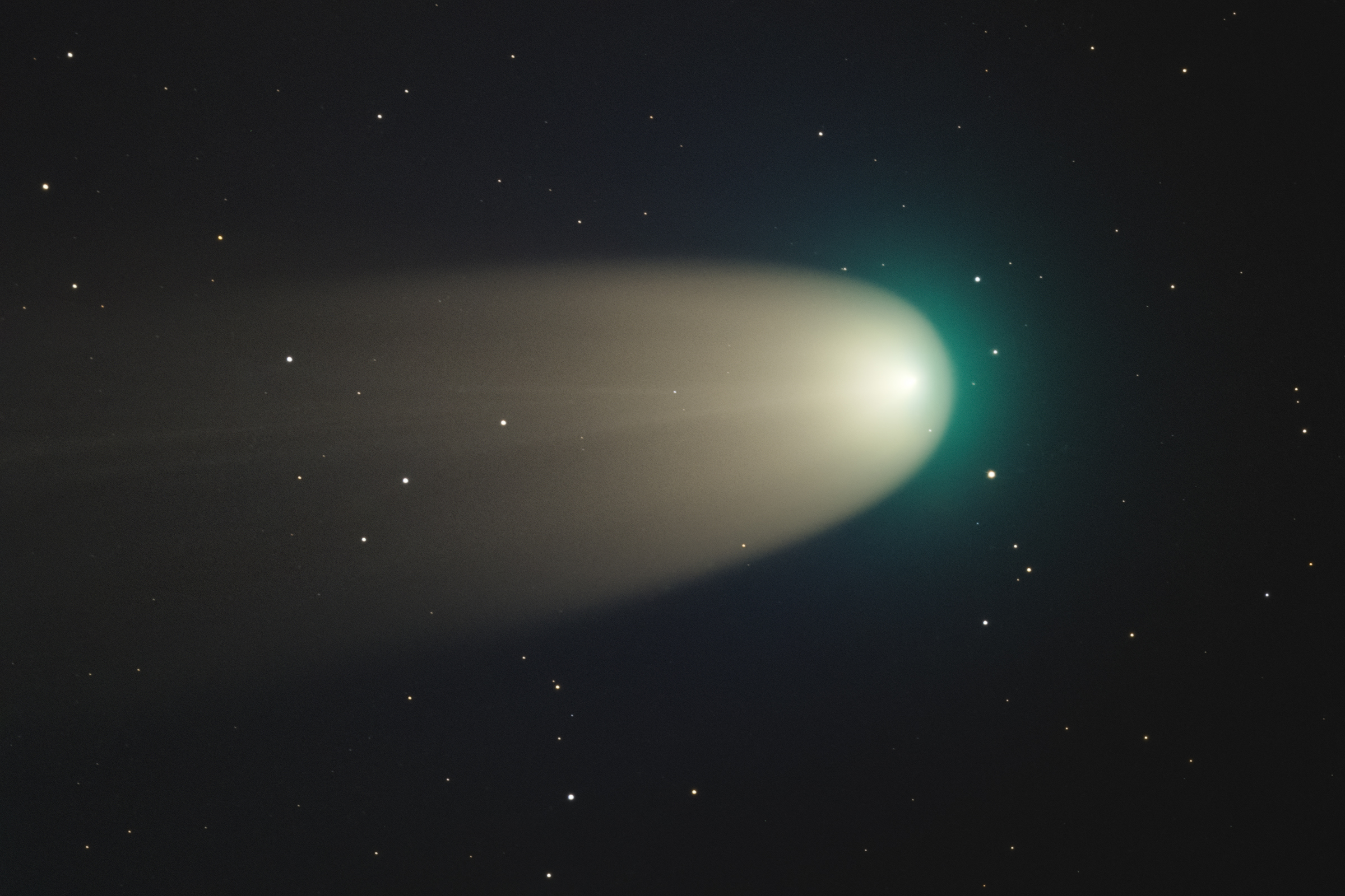 Majzik Lionel: Az üstökös feje, mag körüli régiónak látványos szerkezete