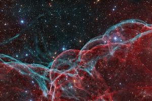 Hidrogén és oxigén egy szupernóva-maradványban