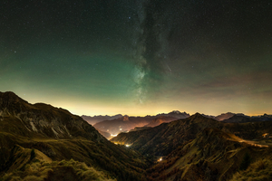 Üstökös a Dolomitok felett 