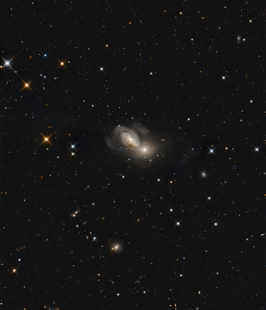 NGC 3227 és NGC 3226 – Kölcsönható galaxisrendszer az Oroszlánban