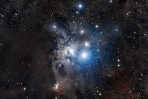 Por és reflexió az Atik csillag környezetében