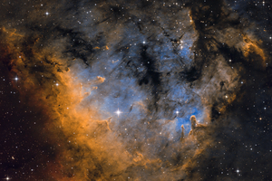 Az Ördögfej és környezete (NGC7822)