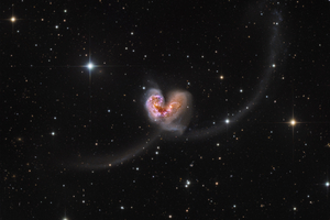 Csáp-galaxisok (NGC4038-NGC4039)