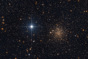 NGC 6366 – A csillagok csendes szigete