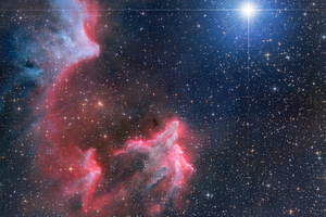 A szellem érintése  (IC63-IC59-Gamma Cassiopeia)