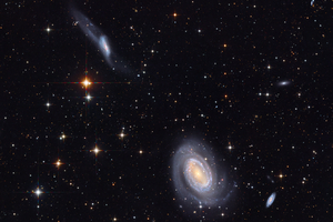 NGC 4725-  NGC 4712 Kozmikus páros tánc a végtelenben