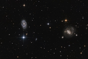 A gyűrűk ura avagy Sauron szeme galaxis és környezete.