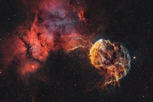 A Medúza-köd (IC 443) egyedi színvilágban