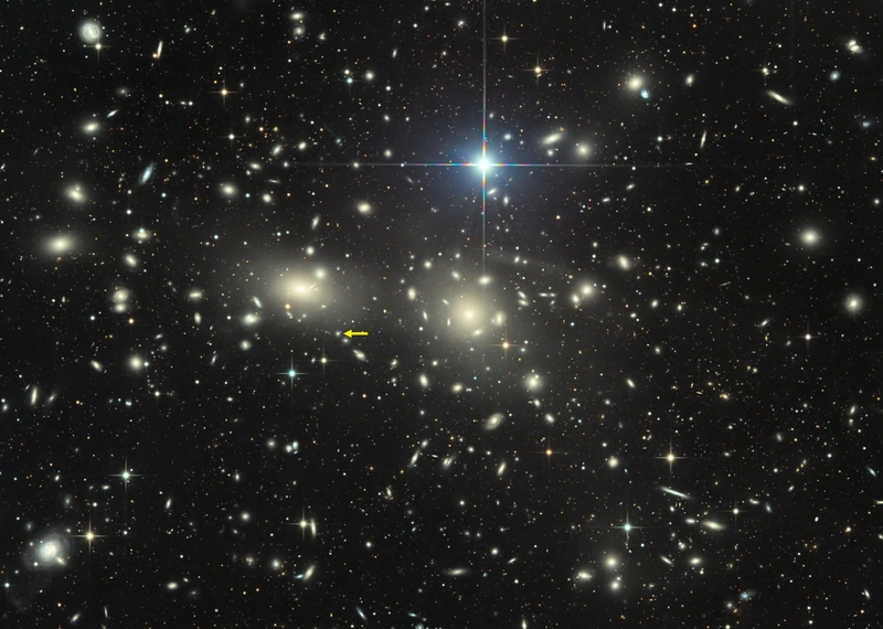 Aktív galaxis jet az Abell 1656 galaxishalmazban