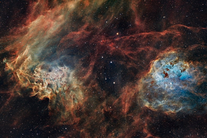 Flaming Star nebula régiója (SHO + Foraxx)