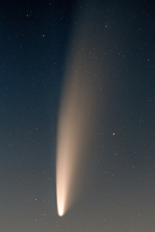 A C/2020 F3 (NEOWISE) - először távcsővel a nyolcadik napon
