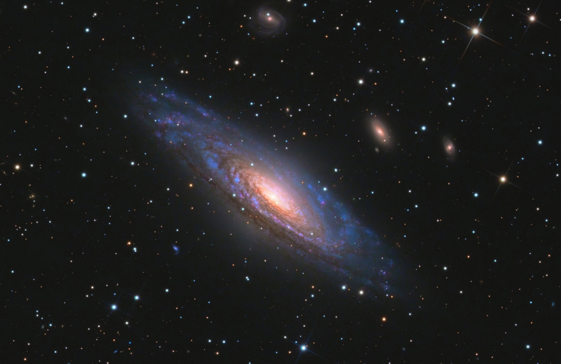 NGC7331 galaxis és egy szupernóva üzenete a multból.